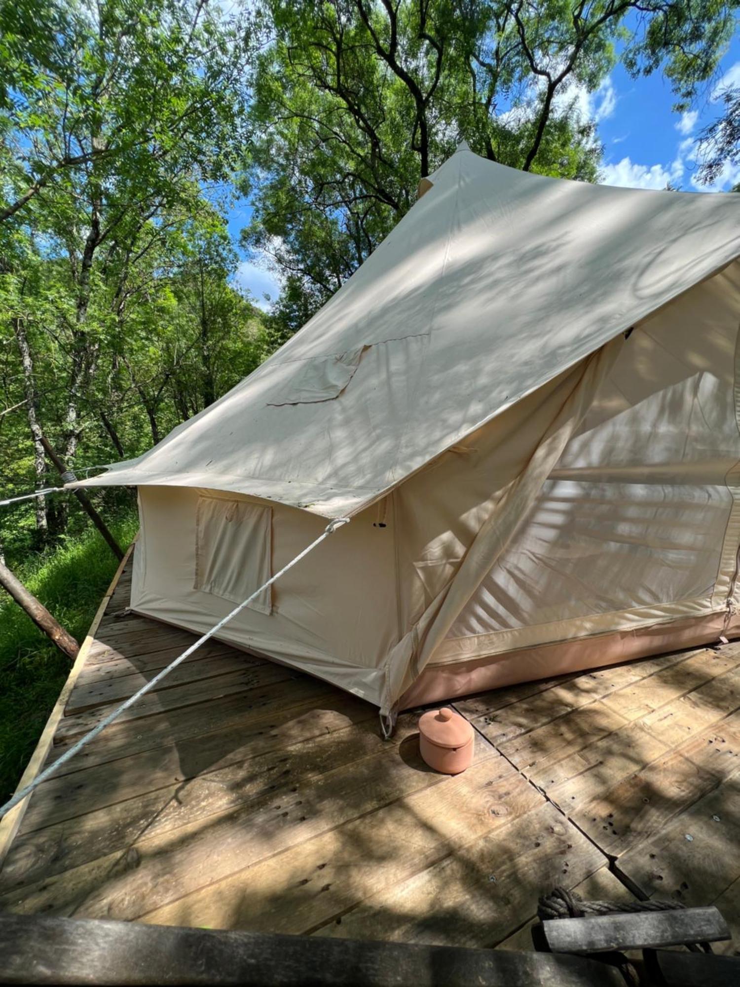 Tente Lodge En Pleine Nature Sumène Екстериор снимка
